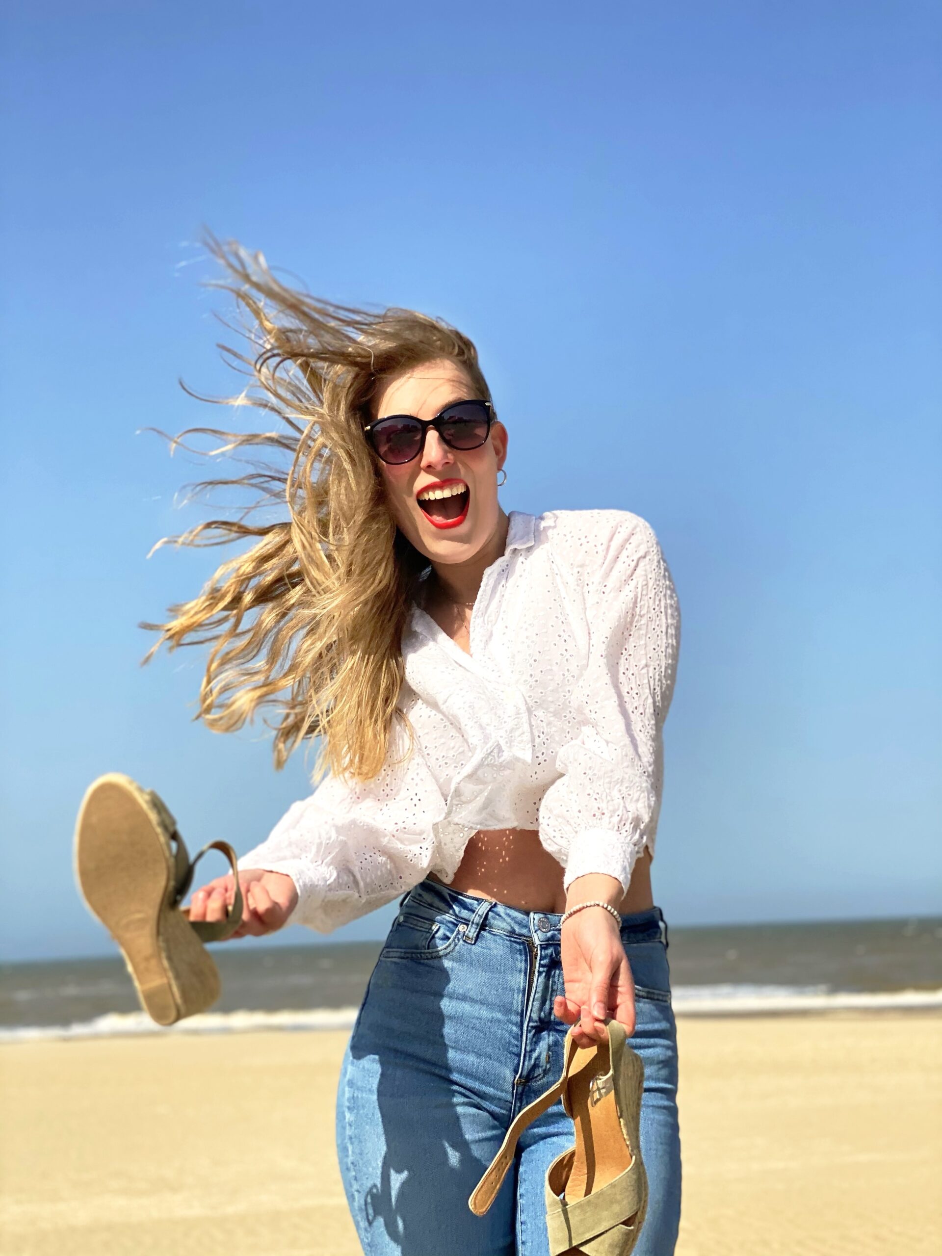 OvertheShoulder-LisadeBye